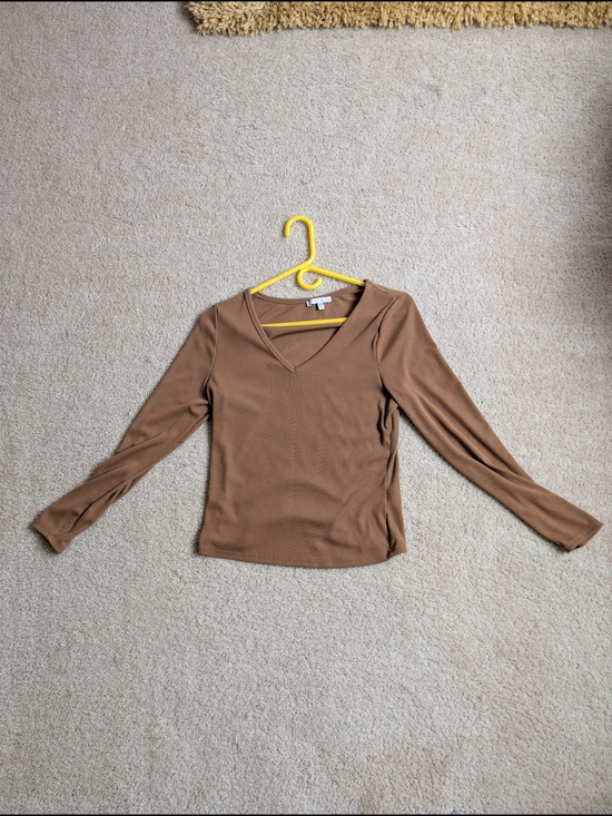 Tops - Classic V-Neck Long Sleeve Top - Brown